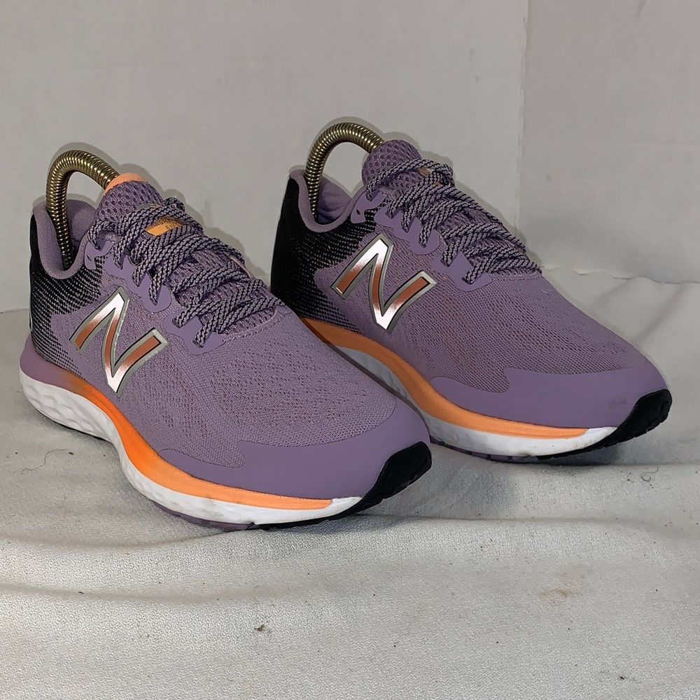 New Balance Women's 680 V7 Purple/Orange Running Shoes